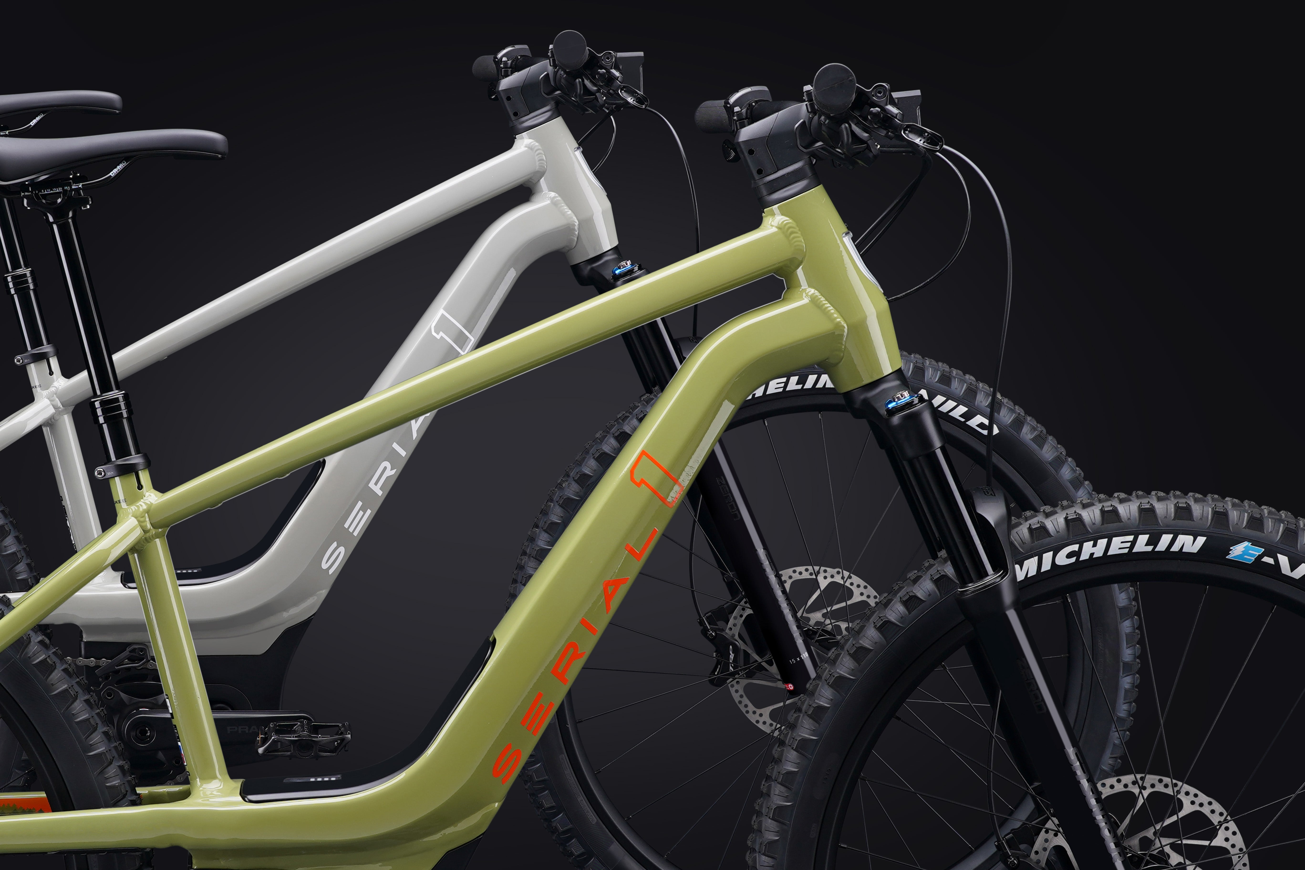 SWITCH/MTN green detail 2